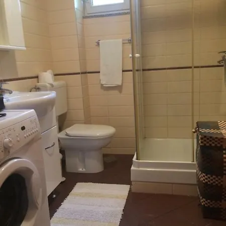 Ema Apartment