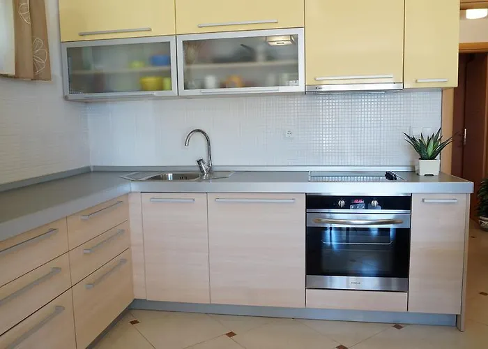 Διαμέρισμα Ema *