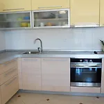 Διαμέρισμα Ema *